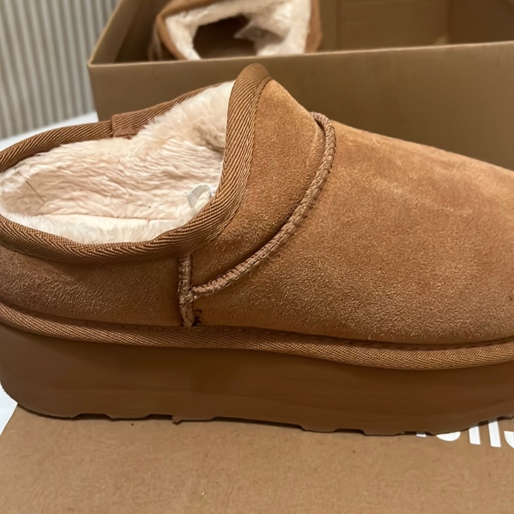 Memory foam slide on huggy booties